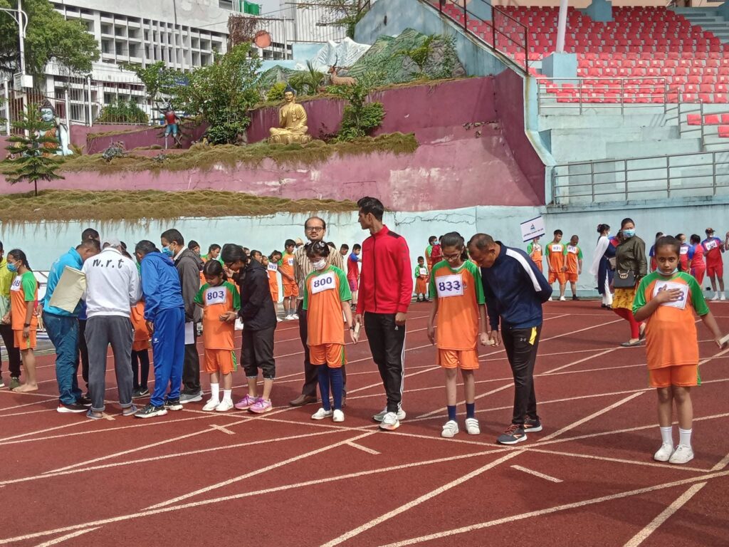Blind players ready to running with the support of sighted person
